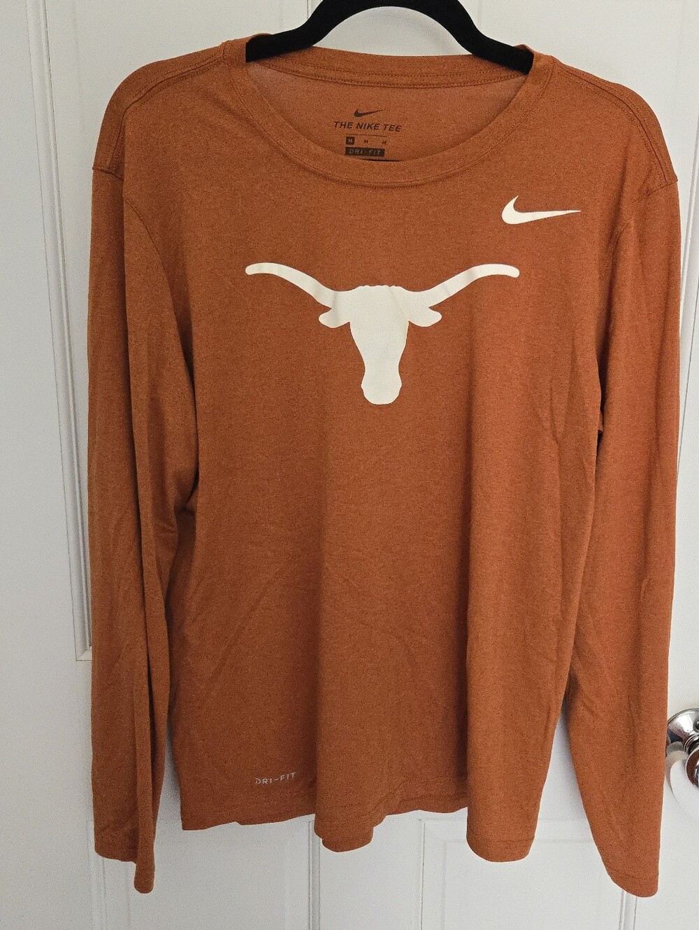 NWOT The NIKE Tee Men's Univer of Texas Dri-Fit Long Sleeve T-Shirt Size Medium